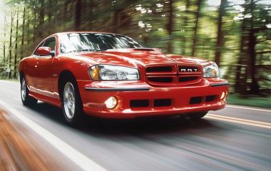 Dodge Stratus Coupe 2002: обзор основных особенностей и характеристик моделей RT и обычной версии