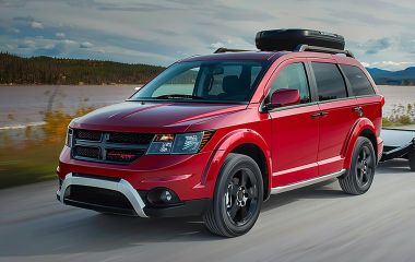 Dodge Journey: Вместительность для буксировки с 4-цилиндровым и 6-цилиндровым двигателями