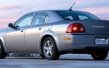 Dodge Neon: замена задней крышки и задней панели Додж Неон: как заменить заднюю крышку и заднюю панель