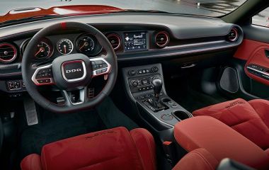 Dodge Challenger Demon: внутренний дизайн, особенности интерьера, уровень комфорта