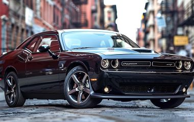 City car driving Dodge Challenger - уникальное впечатление от городской езды!
