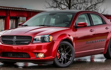 Dodge Avenger 2013: революционный выбор для поклонников мощи и стиля