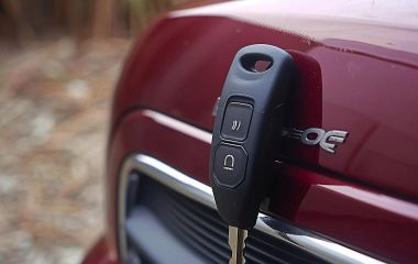 Как работает бесконтактный ключ Dodge Nitro?