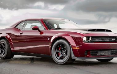 Dodge Challenger Hellcat SRT Demon: взгляд на самый мощный серийный автомобиль
